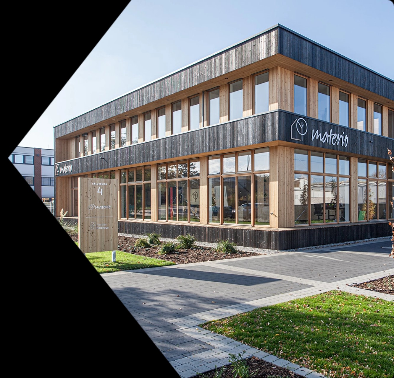 Turnkey timber halls